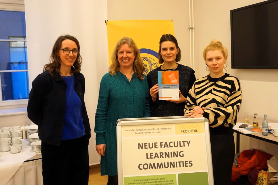 Dr. Christin Barbarino, Prof. Dr. Katrin Girgensohn, Teresa Finsterer und Dr. Lena Hotze