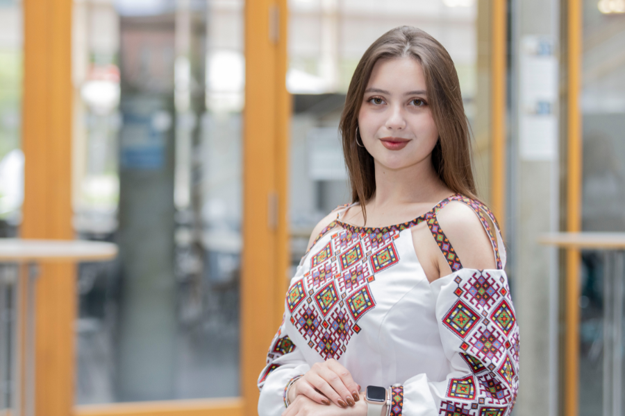 Khrystyna Hnidets from Ukraine, participant of the KIU Summer School at the Viadrina Competence Network Interdisciplinary Ukrainian Studies Frankfurt (Oder) – Berlin