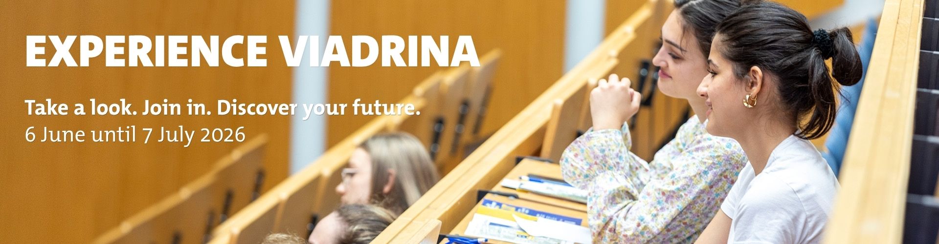 Students in Viadrina Lecture Hall