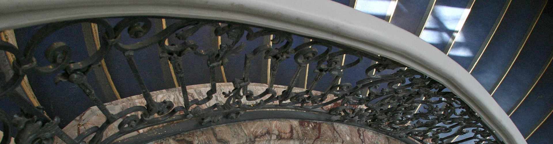 Sweep of a banister in the interior of the Viadrina Main Building