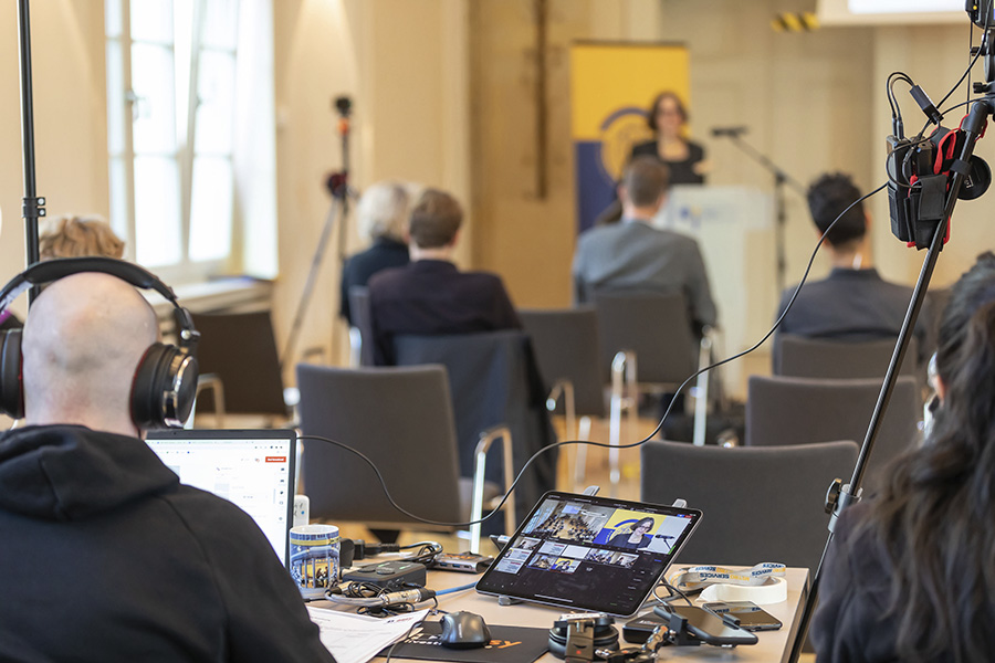 Technical recording of a conference in the Senate Chamber