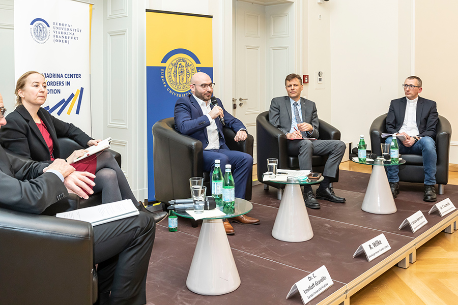 Dyskusja panelowa na temat Centrum Jedności Niemiec i Transformacji Europejskiej z nadburmistrzem Frankfurtu Rene Wilke